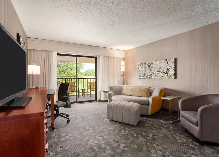 Courtyard By Marriott 3*