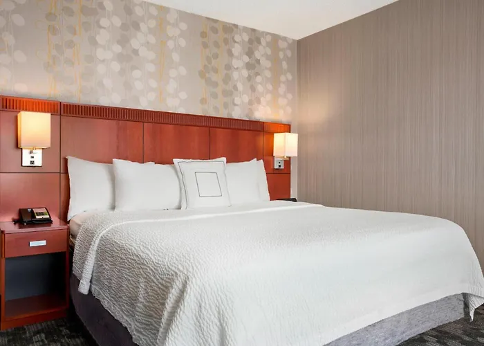 Courtyard By Marriott 3*