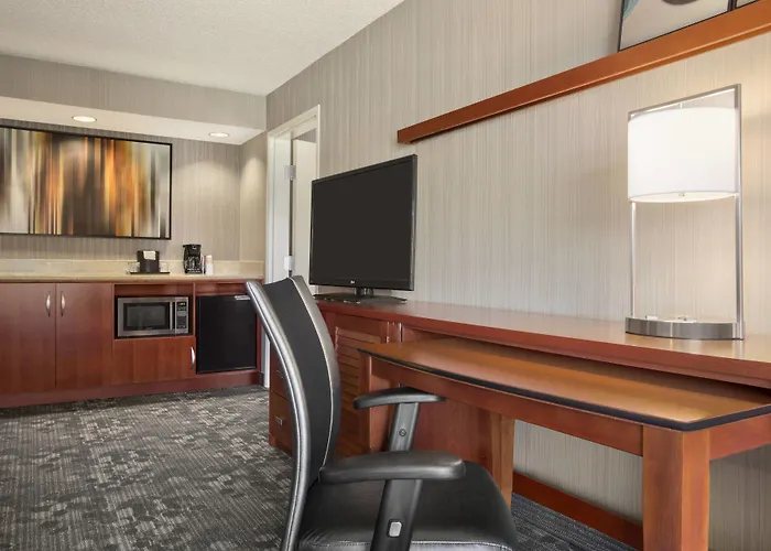 Courtyard By Marriott 3*