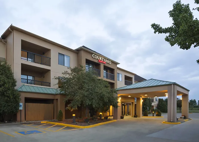 Courtyard By Marriott Hotel 3*