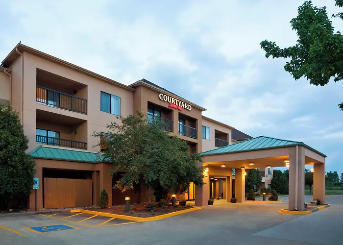 Courtyard By Marriott 3*