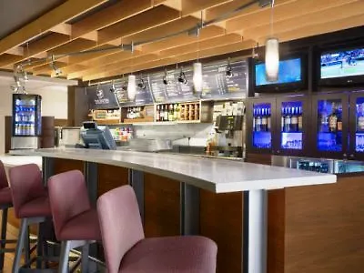 Hotel Courtyard By Marriott Springfield