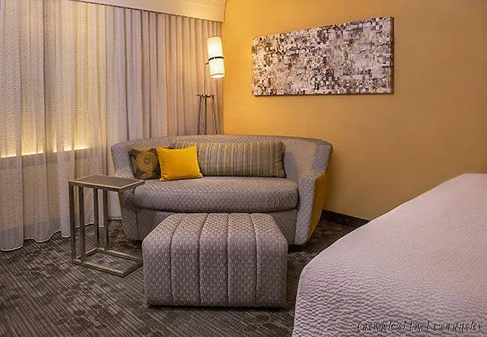 Courtyard By Marriott 3*