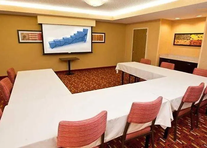 Courtyard By Marriott Hotel 3*