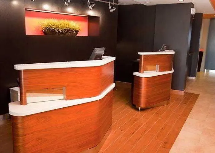 Courtyard By Marriott Hotel Springfield