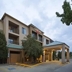 Courtyard By Marriott Hotel Springfield
