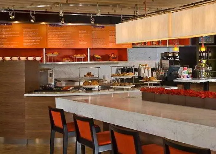 Courtyard By Marriott Hotel Springfield